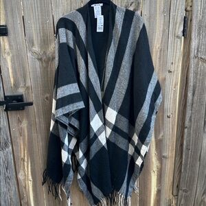 NWT Three Dots Erin Plaid Shawl in Black and Gray